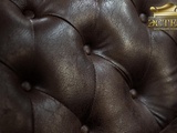 каретная стяжка капитоне пикировка трехместный кожаный диван честер натуральная кожа гарда декор эст