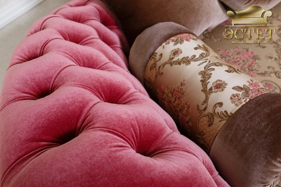 итальянская мягкая мебель классическиий диван прямой  монарх резьба каретная стяжка милана групп bel